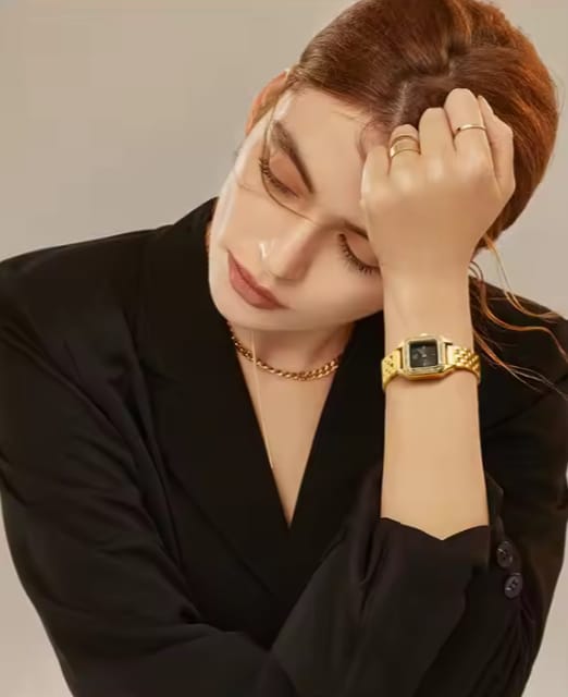 Montre Diva Noire Dorée pour Femme